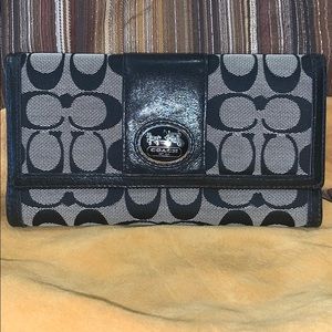 Coach Wallet/checkbook in EUC